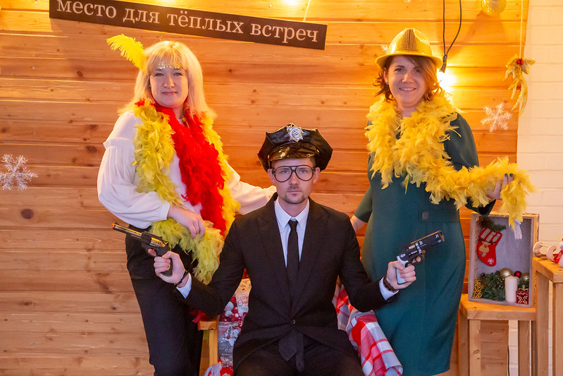 Новогоднее украшение зала для корпоратива в Геленджике